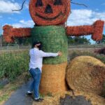 Jazzul Escada Instagram - Who loves Halloween? 🎃 Me .... I love Halloween 👻 📸: @nickbasilsilva Connors Farm