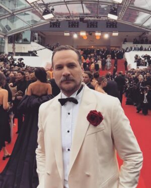 Jean-Baptiste Toussaint Instagram - Hier soir j’ai monté les marches pour voir le dernier Indiana Jones. Le clin d’œil pour mon préféré de la franchise, le temple maudit, m’était inévitable 🌹