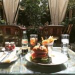 Jean-Baptiste Toussaint Instagram - Déjeuner en amoureux au Château Marmont avec @guiguiguipop Chateau Marmont