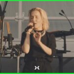 Jeanne Added Instagram – Revivez le concert de @jeanneadded aux @vieillescharruesofficiel 2023 🎤🎶

👉 lien en bio !

#charrues2023 #festival #concert #live #culturebox
