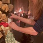 Jennifer Aniston Instagram - It’s beginning to look a lot like Christmas 🥰🎁👉🏼👱🏼‍♀️ @lolavie