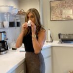 Jennifer Aniston Instagram - ME + COFFEE = HAPPY GIRL 🥰 @vitalproteins @themorningshow