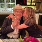 Jennifer Aniston Instagram - One for the memories. Norman Lear. Jimmy Kimmel. Cast of my dreams. Facts of Life. Different Strokes. Blair. Lisa Whelchel. 🙌🏼❤️ #LiveInFrontOfAStudioAudience
