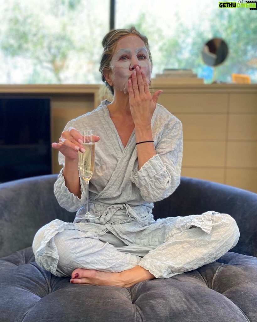 Jennifer Aniston Instagram - Emmys prep... in my other mask 😷🥂 ⠀ ⠀ Congratulations to the nominees and all of the amazing performances we’ve seen this year 👏🏼👏🏼🥳❤️