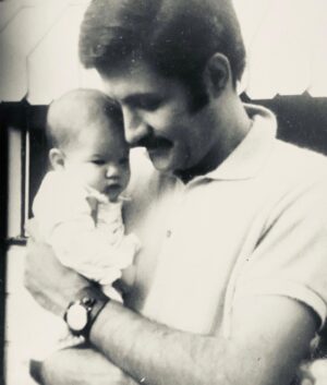 Jennifer Aniston Instagram - Sweet papa…⁣ John Anthony Aniston ⁣
You were one of the most beautiful humans I ever knew. I am so grateful that you went soaring into the heavens in peace - and without pain. And on 11/11 no less! You always had perfect timing. That number will forever hold an even greater meaning for me now 🕊️I’ll love you till the end of time💔⁣
⁣
Don’t forget to visit 💫🤗❤️