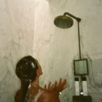 Jennifer Aniston Instagram - Something’s coming 🚿 9.8.22