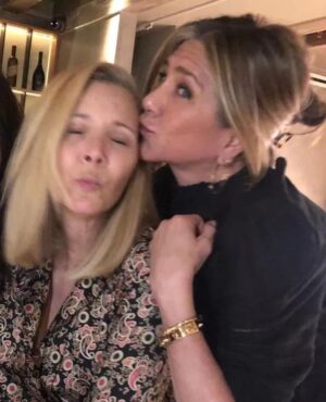 Jennifer Aniston Instagram - Please join me in celebrating one of my favorite people on the planet. LISA KUDROW!! 🎈🥳 She’s been my friend and my family for nearly 30 incredible years. I cherish you…I love you, my sweet Floosh. One of the most talented comedians/actors I’ve had the great honor to work with for all these glorious years and more to come! 
Happy Lisa’s Birthday! ❤️🤸‍♀️
