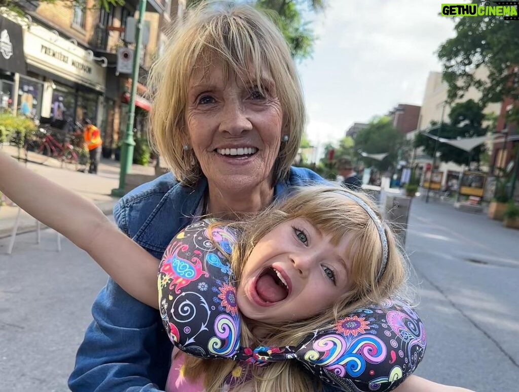 Jennifer Finnigan Instagram - Look at these 3 generations of fun-lovin ladies!!!!!!! So happy to be in my hometown for a much-needed visit with my peeps ❤️❤️❤️ @jonnysilverman @liz333 @chezvito @tinom333 @caro514 @brucehillsjfl @lizshamie #montreal #chezvito #family #montreal #quebec #canada Montreal, Quebec