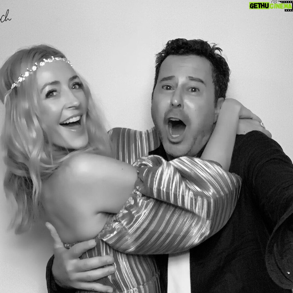 Jennifer Finnigan Instagram - A little wedding drop from our trip to #WashingtonDC ….we got fancy!! EJ was the flower girl and killed it. My back is still out from dancing with her in my 4 inch heels (ever been the parents of the *only kid at a wedding?! 🤪)….but man she had fun ❤️ Hope everyone’s summer is lovely so far!! Xx Washington D.C.