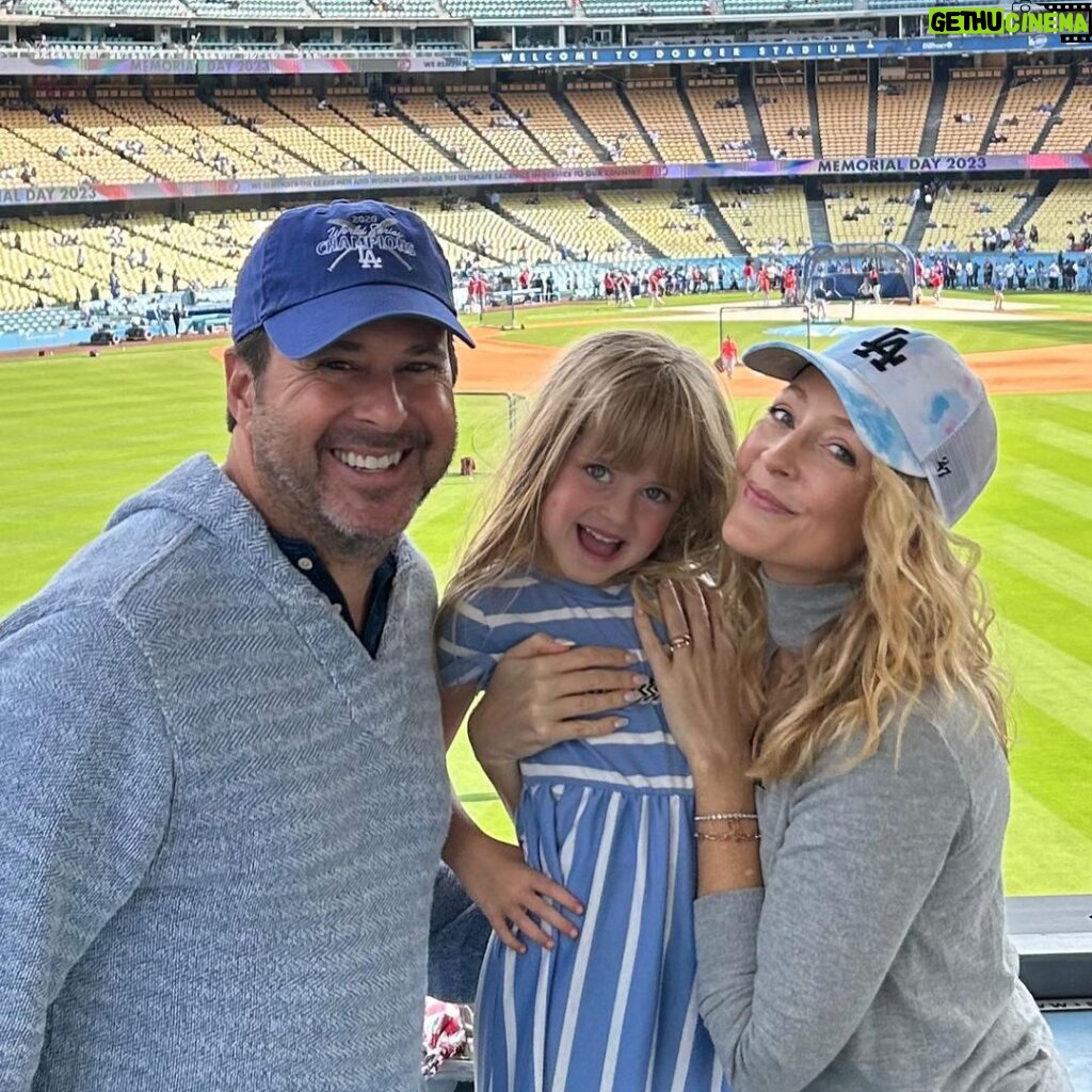 Jennifer Finnigan Instagram - Happy Father’s Day to this wonderful, kind, funny, generous father and husband. It’s been a hell of a ride, and I’m so grateful you’re my co-captain and partner in this life. Our little girl is so lucky to have you as her hero and protector, and her greatest support. So am I. We love you Daddy!!!!!!! ❤️❤️❤️ @jonnysilverman #happyfathersday