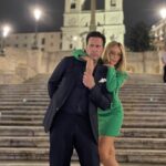 Jennifer Finnigan Instagram - We’re Italian models now. (@jonnysilverman what are we doing?!? 🤦🏼‍♀️) 📸: @drewjrausch The Spanish Steps - Rome, Italy