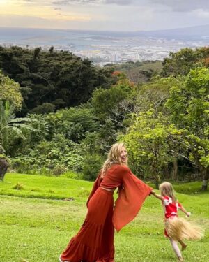 Jennifer Finnigan Thumbnail - 1.4K Likes - Top Liked Instagram Posts and Photos