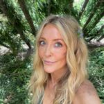 Jennifer Finnigan Instagram - Going for forest fairy 🧚 🌲 🍃 #moonshine @moonshineseries 🎥 Nova Scotia