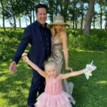 Jennifer Finnigan Instagram - #PEI wedding chic….aiming for fashionable Anne Of Green Gables? 🤔(and of course my little scene stealer in photo 2 ;) #princeedwardisland #cavendish #anneofgreengables 🇨🇦💚 Cavendish, Prince Edward Island