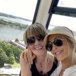 Jennifer Finnigan Instagram - Quick visit to my beautiful hometown with my beautiful fam #i❤️montreal #j’❤️mtl Love being a tourist here :) Love that last pic of EJ staring at her caricature like “umm that looks nothing like me” 😝 #montreal Montreal, Quebec
