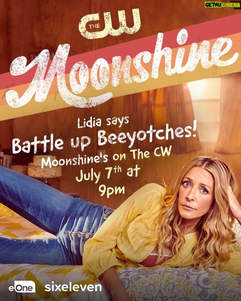 Jennifer Finnigan Instagram - Yup yup 🇺🇸 , TONIGHT IS THE NIGHT for you and your favorite new Canadian family of hippie weirdos with hearts of gold to get properly acquainted 🙌🏼🇨🇦 Also watch me punch out @jonnysilverman on screen!!?! 😂 Tune in or set those dvrs tonight at 9p on @thecw (or stream the next day :) #moonshine @moonshineseries