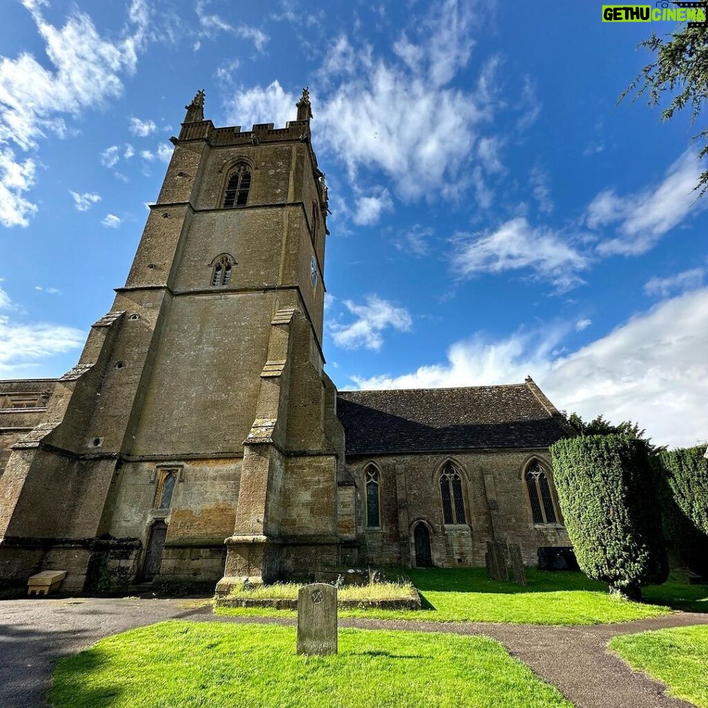 Jennifer Finnigan Instagram - Touring around the beautiful #cotswolds , this is the entrance to #stedwardschurch in #stowonthewold Parts of this church dates back to the 11th century. This entry point is The Hobbit Door, flanked by two Yew trees. Apparently it inspired JR Tolkien!! So freaking cool…and absolutely stunning 😍….also England’s oldest Inn!?! #geek #historynerd #england 🇬🇧 Stow On the Wold, Cotswolds