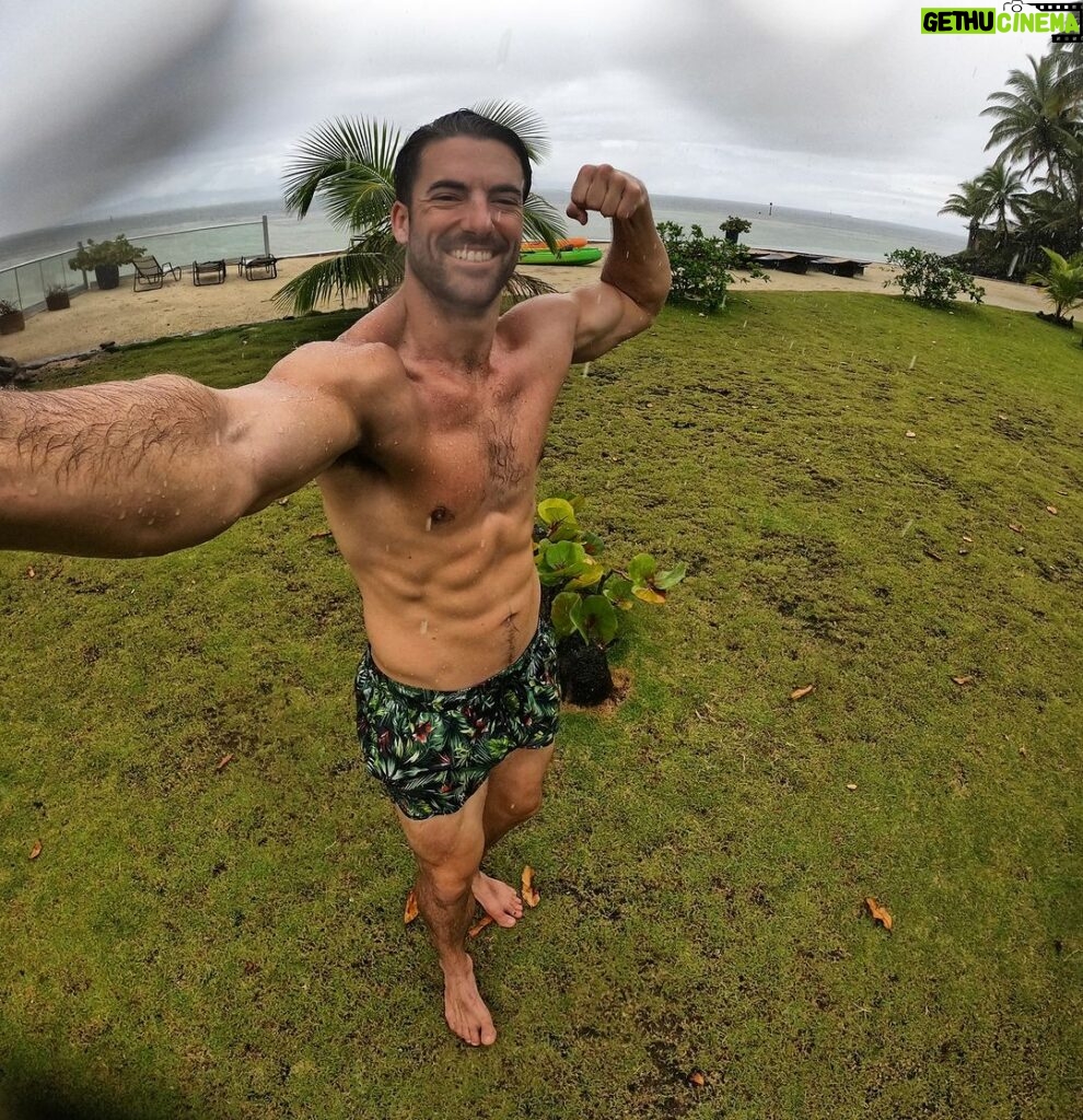 Jennings Brower Instagram - With this post, I begin my 6 am workout🏋🏻 More Christmas Travel Video and Photo Recaps to come, but honestly, one of my favorite things was the Wet Season, Warm Rain Workouts in Tahiti. Funny enough, I DO NOT like bodyweight workouts, I’ll always choose lifting, or a sport, or even a run over pushups, pull ups, and lunges, but all that changes when I can workout in the rain. I definitely have Florida summers to thank for that😂 2024 is going to be a BIG year for new nutrition, health, and career(acting & content creating) achievements, and I’m choosing to start a day or two early😂🤘🏼 I hope everyone has had Happy Holidays, and has a safe and fun New Years Eve!❤️🎇 #fitness #health #newyear #actor #physique Moorea