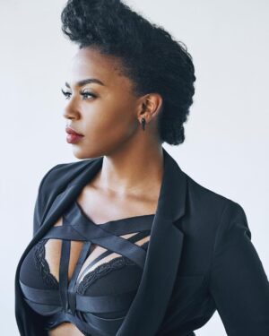 Jerrika Hinton Instagram - 🐦