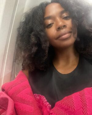 Jerrika Hinton Instagram - Hope you have a good summer 🌻