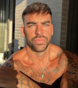 Jesús Palacios Instagram - Golden hour ✨💛 #catchmeifyoucan Marbella, Spain