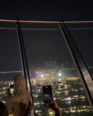 Jesús Palacios Instagram - Bye 2023 … 
Lets see what you got for me 2024 🥂✨ #happynewyear #dubai #catchmeifyoucan