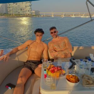 Jesús Palacios Instagram - Living my best life 📈🪬 
دبي أنا أحبك 
#dubai #habibi #catchmeifyoucan #jesuspalacios .