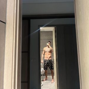 Jesús Palacios Instagram - Living my best life 📈🪬 
دبي أنا أحبك 
#dubai #habibi #catchmeifyoucan #jesuspalacios .
