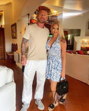 Jessica-Jane Stafford Instagram - Let’s see how this fish eating girl gets on at a sushi restaurant..!! #AvacardoRollPlease