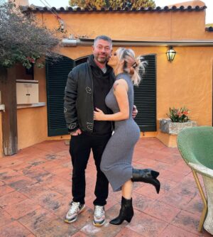 Jessica-Jane Stafford Instagram - Trying to make him an InstaHusband 🥰 @leestaffordworld
