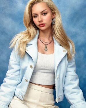 Jessica-Jane Stafford Instagram - 90’s yearbook photos 😂 #90syearbook #YearBook