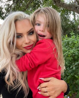 Jessica-Jane Stafford Instagram - My Velcro baby 🥰