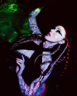 Jessica Cook Instagram - D.A.N.K
“Alien Water”
Created by: @raquelhoque
Model: @jessicamcook
Assist: @go_for_neens @dankmagazinecollective