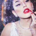 Jessica Gomes Instagram - New @jessica_mccormack Carmela Shot in London by @ellenvonunwerth @beasweetbeauty @1malcolmedwards @stylistmikeadler @amistreets @cheynetd Thank you dream team❤️‍🔥 London, United Kingdom