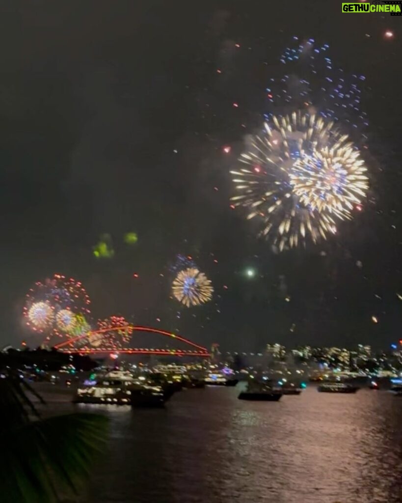 Jessica Gomes Instagram - magical beginnings ✨ Sydney Harbour