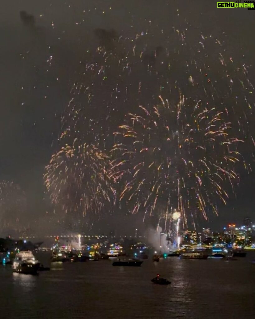 Jessica Gomes Instagram - magical beginnings ✨ Sydney Harbour