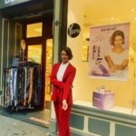 Jessica Schwarz Instagram - Heute bin ich als Markenbotschafterin für @marbertgermany und das Parfümerienetzwerk @ybpn_de in Köln bei der @parfuemerie_becker für euch unterwegs... Wenn ihr mehr über eine persönliche Beratung in den YBPN Parfümerien erfahren wollt, schaut in meiner Story vorbei :-) #marbertgermany#ybpn#parfümeriebecker#madeingermany#beautylovers#metime Cologne, Germany