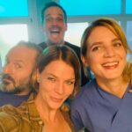 Jessica Schwarz Instagram - Cops 👮‍♀️👮🏻& docs 🧑🏻‍🔬👩🏼‍🔬 gute Überschrift @maxvonthun bye bye @robertschupp und @rikeschmid schön war’s #schwarzwaldkrimi#zdf#lovemyjob Baden-Baden, Germany