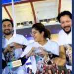 Jhilik Bhattacharjee Instagram - Team Dear Purusha visited the @ultimatekhokho Season 2 to cheer @odisha_juggernauts at Jawarhalal Nehru Stadium in Cuttack. Visit The Stadium today to support @ultimatekhokho or watch it live on @sonylivindia Also, Get Ready to witness the magic of Dear Purusha In Theatres on 11th January Trailer now streaming on @sidharthmusicofficial YouTube Channel 🔥 @entertainment_ki_jiit @sidhantmohapatra.official @r.mahasweta @jhilikbhattacharjeeofficial @samaresh.routray @devasispatra_actor @bobby_mishraa @parthasarathi_ray @dipanwit_ @iamdivyadishamohanty @panigrahi_anuradha @bmbaisali @_ananyamishra_ @himagni_dutta @officialpinkypradhan @kunatripathyofficial @lenkapradyumnakumar @sukant.rath @rabi_mishra16 @choudhuryjayaprakashdas03 @ipshita111_ @naya_zidan @sonu.gharastudio @aiswarya_behera_ashb_official @being_sandipbadajena @bicky_mishra_actor_777 @manishamanjarimishraa @nitu6844 @rakhee_with_you @amlan0010 @sivani_sangita @subhasis_sharma @_gaurav_anand09 @dasroybiplab @torkobagish @sayandipdas91 @iswardp @editpintu @AMITSEIEKA @theprakashfilms @signature24productions @ankita.km.singh @blankcanvas_rgf @jhilikmotionpictures #UltimateKhoKho #khokho #sonytv #SonyLIV #live #SiddharthMusic #PrakashFilms #StayTuned #movie #newmovie #newventure #newfilm #comingsoon #unboxing #odiamovie #odiafilm #newodiamovie #socialmedia #trending #jhilikmotionpictures