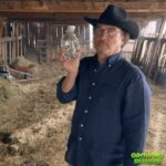 Jim Belushi Instagram - To watch, or not to watch, there is no question... Watch! New episode of Growing Belushi, Wednesday’s, at 9pm ET/PT on @discovery channel!