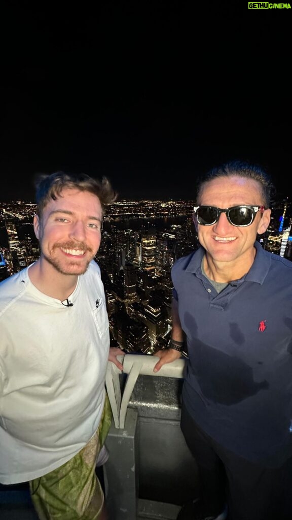 Jimmy Donaldson Instagram - We walked up the @empirestatebldg 😅