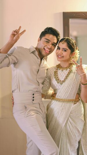 Jisma Jiji Instagram - Yes we can be a reference for the South Indian glam bridal look🙈

@jisma_jiji_kizhakkarakattu Enhancing her natural radiance with a pink undertone and nude makeup look. while the nude shades keep the focus on her natural beauty by enhancing her eyes and her features. The end result is a subtle yet stunning look that is perfect for any blushing bride.

It was truly a joy to work with this adorable couple, From jewellery selection to make up look we came up with the look as a team to create these flawless looks.
 
@jisma_jiji_kizhakkarakattu  @jismavimal

@rizwan_themakeupboy 

Stylist :  @stylewithandriya @andriya_nunez

#bridesofrizwan #rizwanthemakeupboy #jismavimal #youtube #nudemakeup #makeupboy