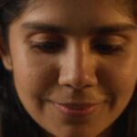 Jisma Jiji Instagram - ഒറ്റയ്ക്ക് തിന്നാനുള്ള plan ആയിരുന്നു അല്ലെ … Watch full Video of Manassariyum ee Yanthram Part 2 by Chungath Jewellery #jismavimal #malayalamcomedy Written by: @jisma_jiji_kizhakkarakattu Directed by: @vimal_kumar_online DOP: @asif_pav Edited by: @rakezdp Colorist: @neelavelichamcollective Mixing: @spikeeleven Music: @azimroshan Lyrics: @hrishikesh_mundani Singer: @rohan11dm Music Programming: @sreehariachunair BGM: @antonyelbin MUA: @styled_by_ശ്രുതി Art: @hari7799 Designs : @arjun_gb_ Song Mixing: @sreerag_musiq Stills: @athul_krishna________ Production controller: @jiffinjiji