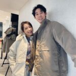 Joanne Yang Instagram - 今天來分享機能極峰外套～ 想要好看又保暖的外套，就是這件了！ 防潑水、多口袋、多功能～ 跟我一樣有在騎摩托車的朋友， 過兩天就要降溫了，趕快訂定起來！ 6個顏色： 午夜黑、卡其棕、冰河灰、 炭墨灰、深海藍及象牙白 （我身上的是象牙白，熙身上的是卡其棕喔） 5個尺寸： S、M、L、XL、2XL （版型比較寬鬆，我穿S， 喜歡合身一點的朋友建議可以拿小一號） 🔗： https://cozysis.c2cbuy.com/product/2759/Mjc1OQ== 找不到的話可以私訊我喔，再貼給你們！