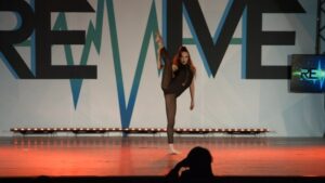 Joelle Better Instagram - 🖤💛
Choreography: @crschwartz 
Dancer: @officialjoellebetter 
Studio: @theindustrydanceacademy 
Convention: @revive_dance_convention 
can’t wait for @nationaldancehonors 💗
#officialjoellebetter
