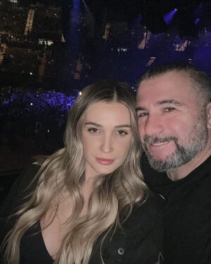 John Dolmayan Instagram - Spending an early Mother’s Day with my wife @dianadolmayan and @pearljam !