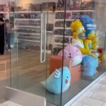 John Dolmayan Instagram - Come nerd out with me At my newest Torpedo World location !#topangamall #topangamallwestfield