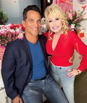 Johnathon Schaech Instagram - Thank you Dolly! 
#DollyParton 
#thatthingyoudo