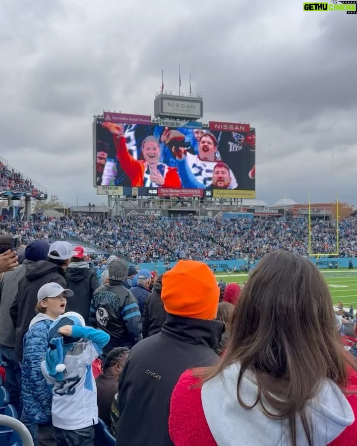 Johnathon Schaech Instagram - We had the best time today at the @titans game. @traceadkins Celebrated the men and women who serve our country, that have fought for our freedoms. My heart was full. So grateful for our troops and the @garysiniseofficial foundation. the titans celebrated our veterans and the 101 St airborne. @theleegreenwood rocked. I'm so thankful for the honoring of our troops. Honoring our flag Honoring our country. My son saw the passion in my eyes. It'll stick with him forever. #veterans