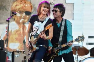 Johnny Marr Instagram - Go Chrissie !! Pic Jim Dyson @thepretendershq